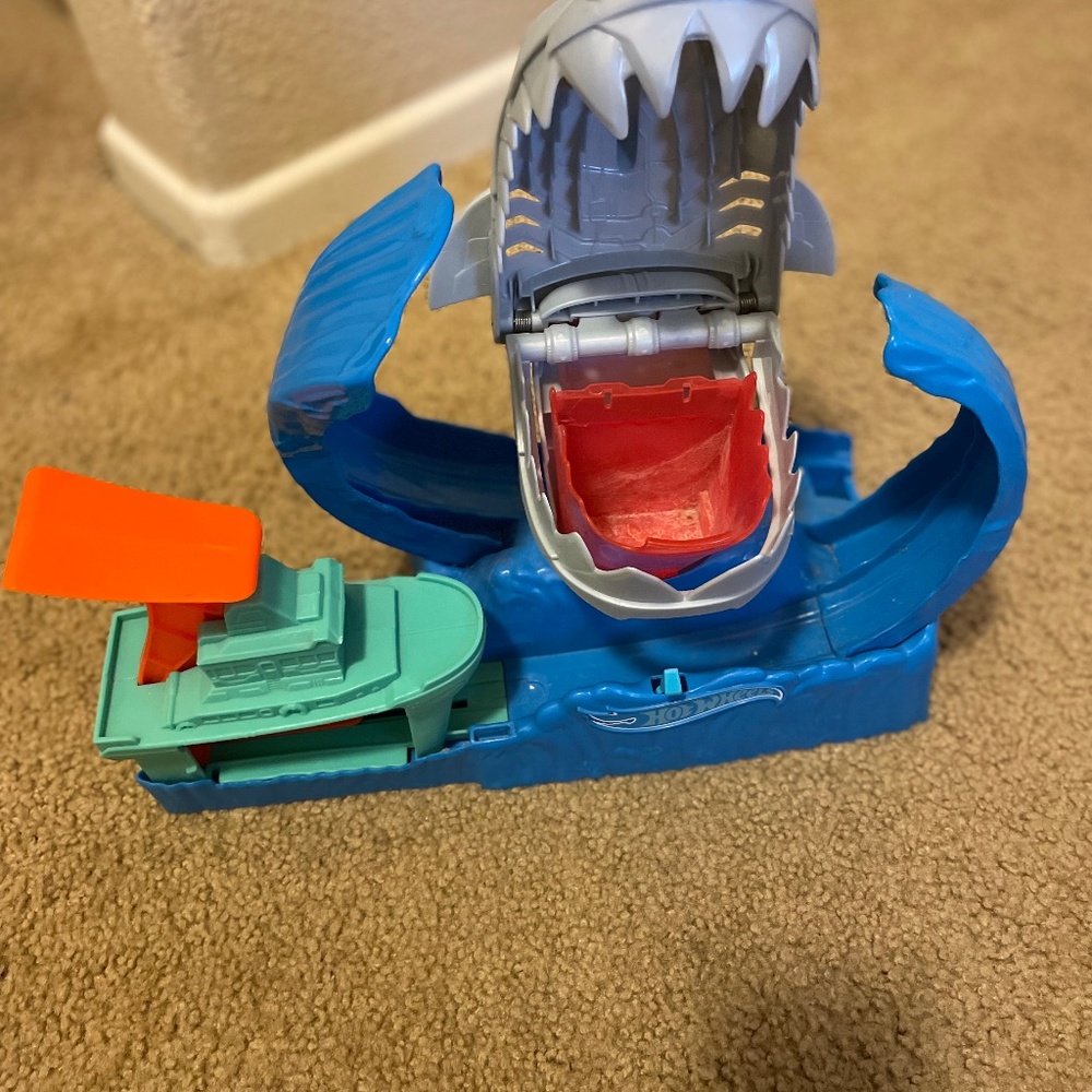 Hot Wheels Robo Shark